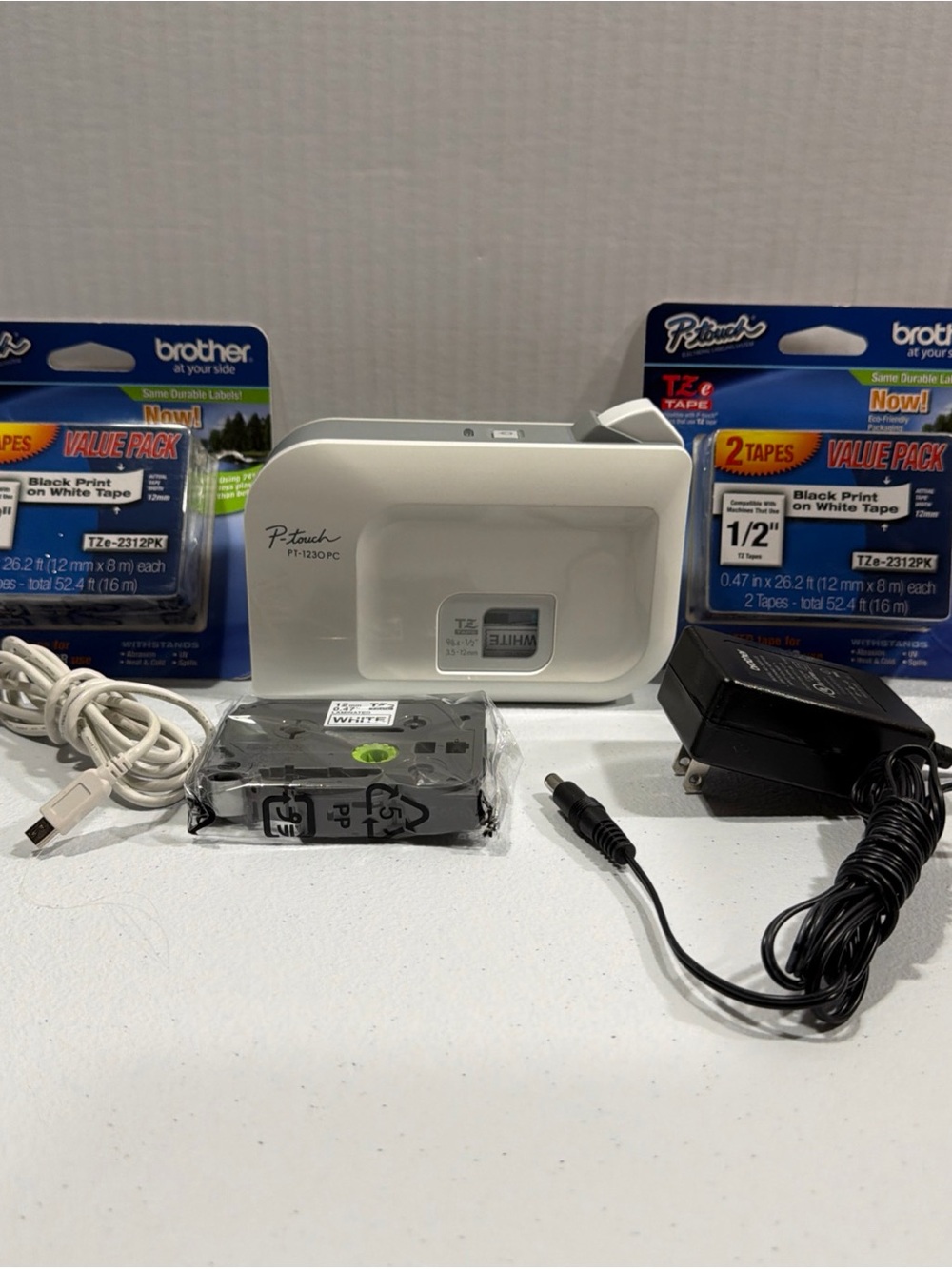 Brother P-Touch PT-1230PC PC-Connectable Label Maker Auto Cutter W 5 New Tapes